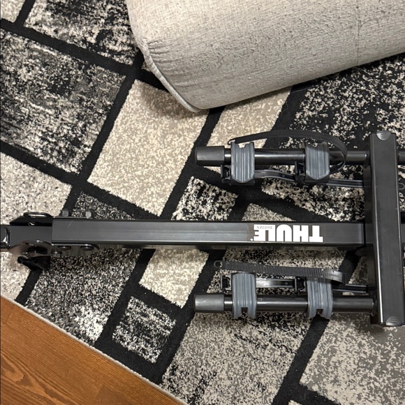 Thule Charcoal Bike Carrier - Picture 1 of 1
